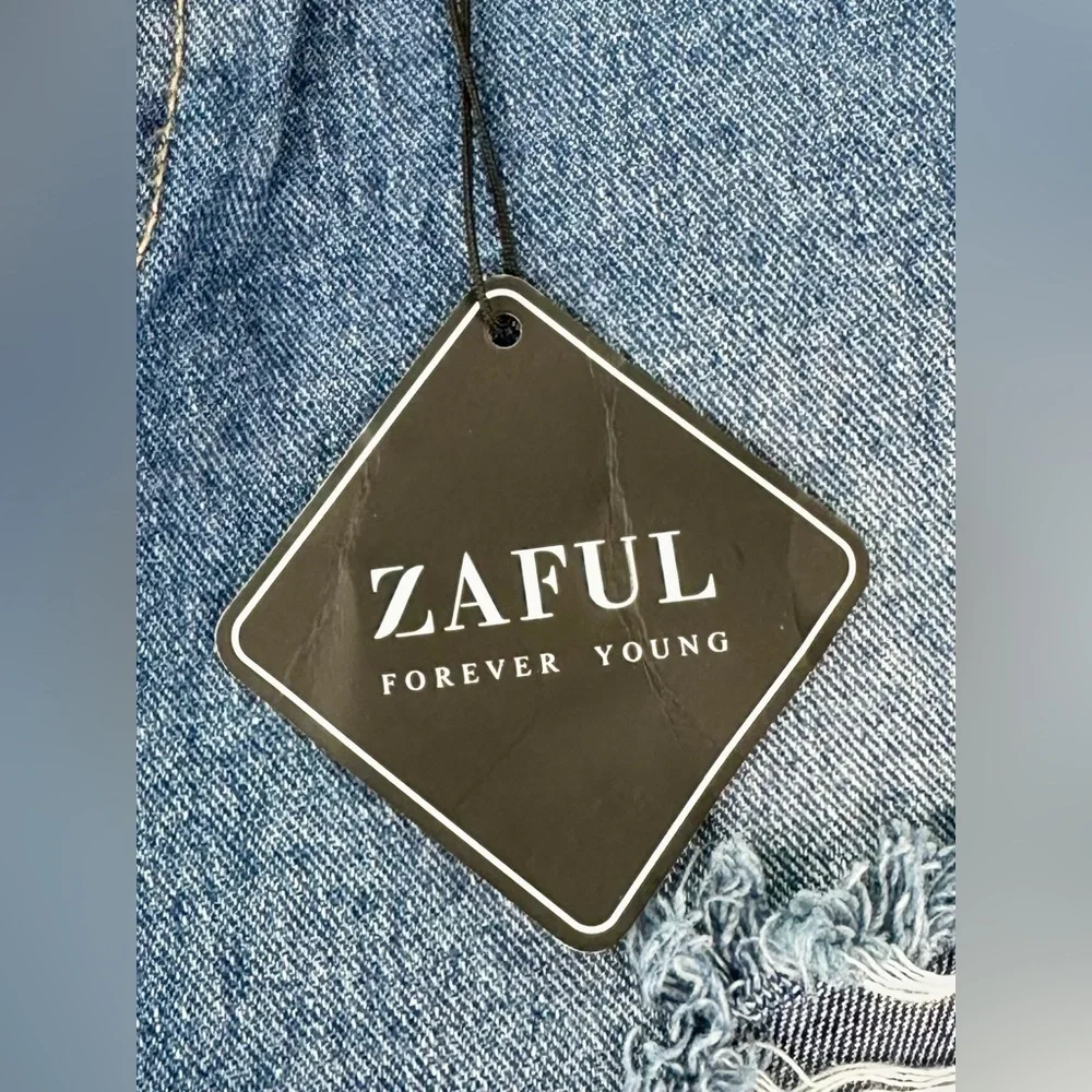 Zaful Women’s Distressed Denim Shorts Size 8 - Picture 5 of 5
